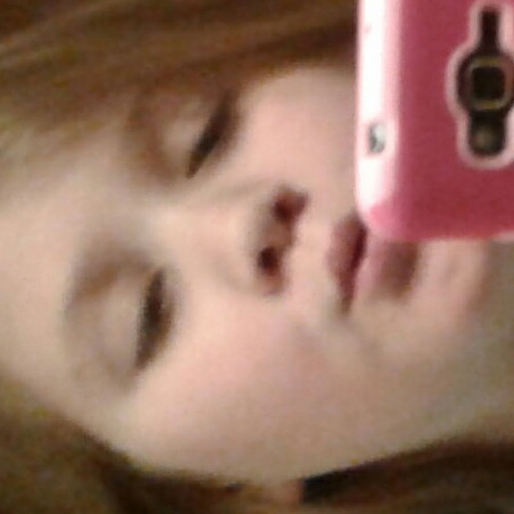 Meet your Posher, Emmie